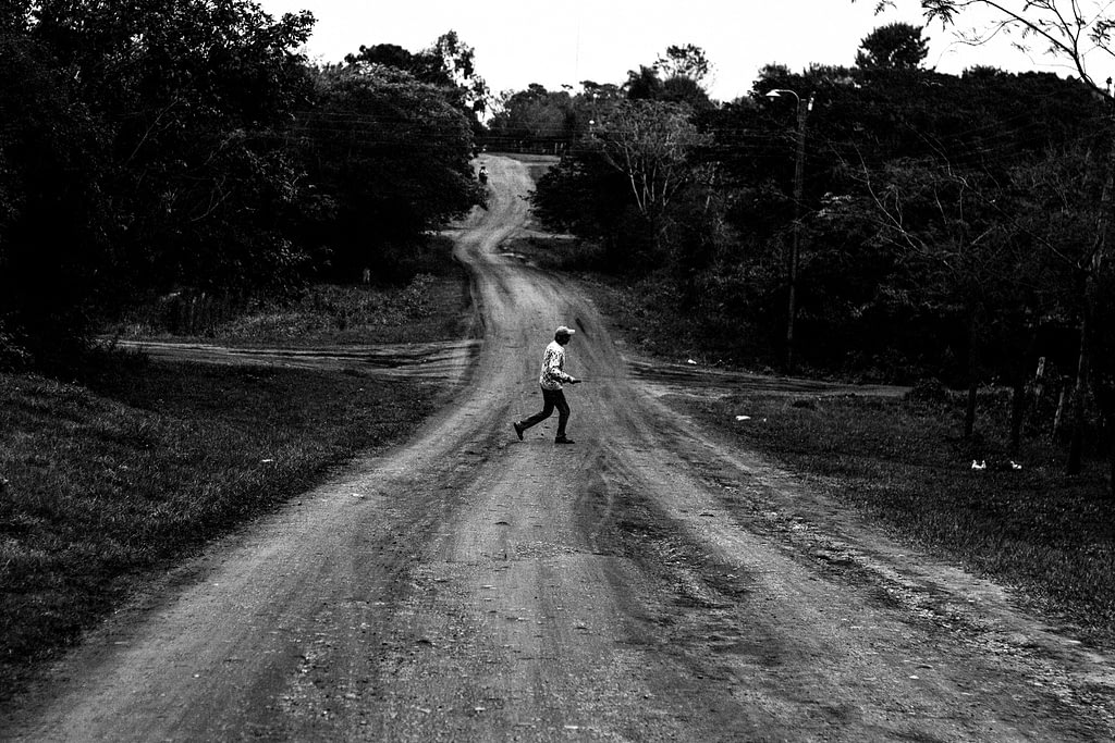 "De espaldas". San Cosme y Damián. Paraguay. 2015.